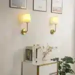 Applique murale LED dorée avec abat-jour en lin
