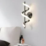 Applique murale LED noire en forme d'hélice, galerie principale.