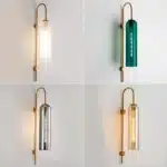 Lampe murale verticale en verre pour chambre - vue d'ensemble.
