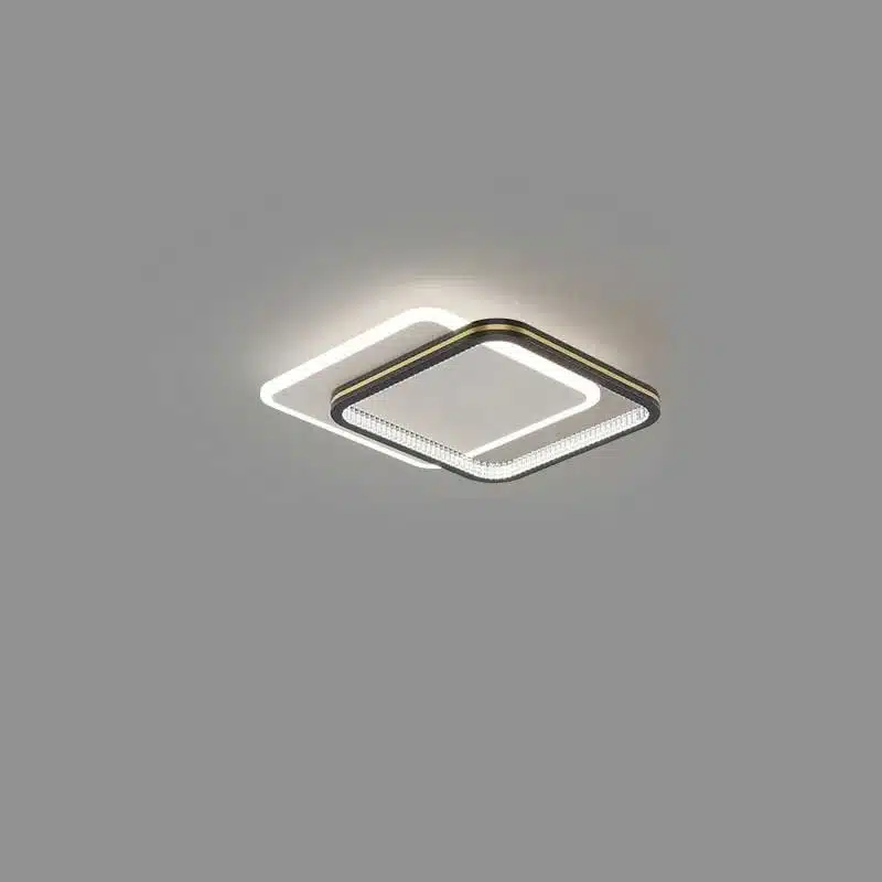 Plafonnier LED carré entrelacé en fer forgé et acrylique noir installé dans un couloir, créant une ambiance contemporaine et accueillante