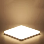 Plafonnier LED carré allumé avec éclairage tamisé